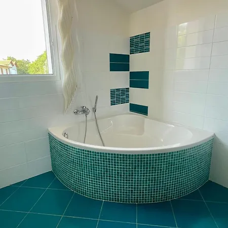 Proche Bayonne Bed & Breakfast Urcuit
